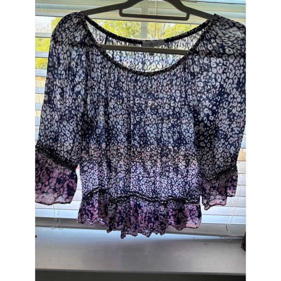 Trending‎ Animal Print Ruffle Hem Boho Blouse Navy Pink Bell Sleeve  Size M - Picture 8 of 8